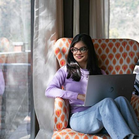Stayvista At The Winter Line With Complimentary Breakfast Kasauli Εξωτερικό φωτογραφία