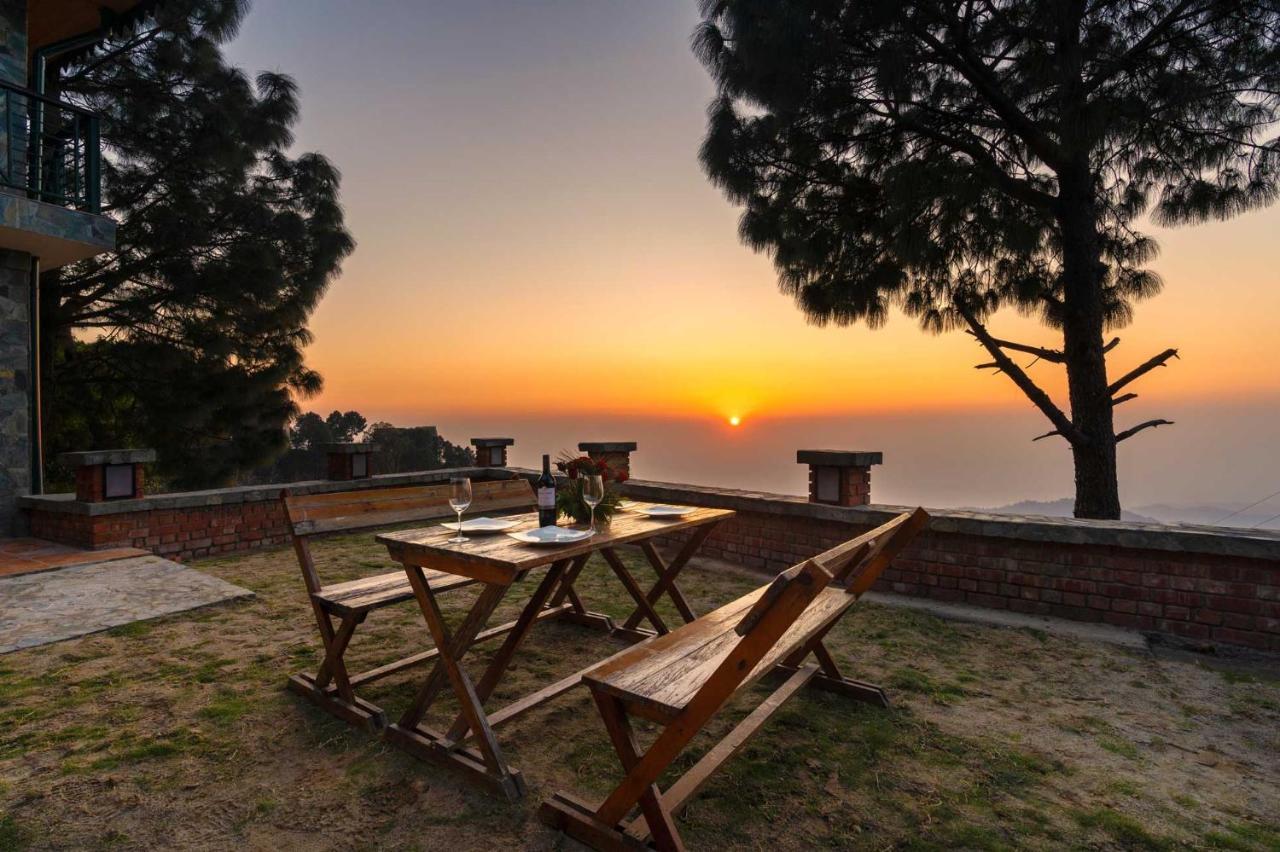 Stayvista At The Winter Line With Complimentary Breakfast Kasauli Εξωτερικό φωτογραφία